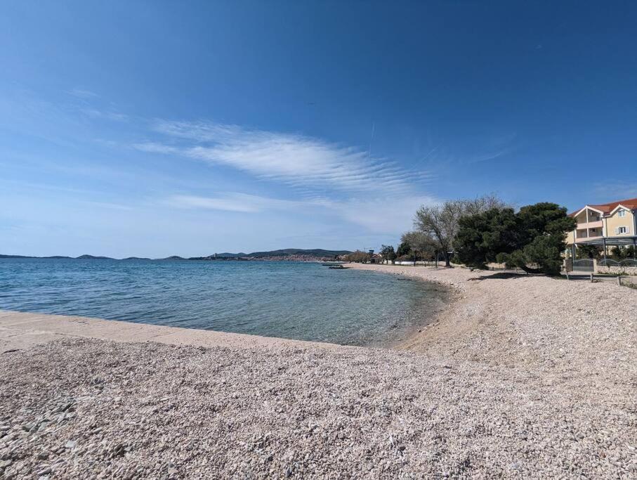 Zeezicht Appartement 50M From Beach Srima Eksteriør billede